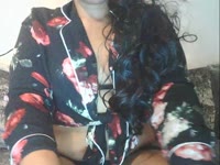 Ik ben een exotische, prachtige Caribische dame met een ongekende passie voor het leven en alles wat erbij komt kijken. Mijn warme uitstraling en sensuele energie zullen je direct betoveren, en ik ben hier om je mee te nemen op een reis van verleiding en plezier.Ben jij op zoek naar een hete, verleidelijke ervaring die je niet snel zult vergeten? Kom dan bij mij, de Caribische stoute dame die weet wat ze doet. Ik combineer de passie van de tropen met een ondeugende flair die jou gegarandeerd in vuur en vlam zal zetten.Met mijn exotische charme, speelse houding en avontuurlijke geest neem ik je mee naar een wereld van plezier en opwinding. Of je nu hebt in een flirterige chat, een uitdagend spel of iets dat je grenzen opzoekt, ik ben hier om jouw verlangens te vervullen.Dus, waar wacht je nog op? Kom bij mij en ontdek de magie van de Cariben, direct vanuit de privacy van jouw scherm. Ik ben klaar om je te verrassen, te prikkelen en je te laten verlangen naar meer. Durf jij het aan?