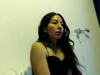 Soy una mujer apasionada, dulce y traviesa, que adora jugar con la imaginación. Me encanta crear una conexión intensa, miradas que dicen más que mil palabras y momentos llenos de tensión y deseo.
Aquí encontrarás una energía cálida que te hará querer volver una y otra vez.
Déjate llevar, relájate y descubre hasta dónde puede llegar nuestra química…