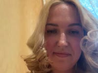 I love deep eye contact, flirty conversations, and making you feel like the center of my world.