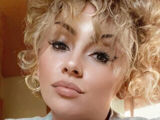 camgirl masturbating with sex toy AlexisGray