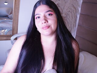 camwhore masturbating with dildo AmaraDolce