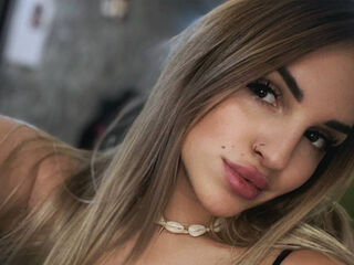 nude webcam girl AuroraPhillips