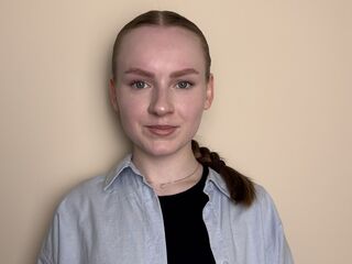 erotic webcam BettyannGrenon