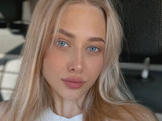 nude webcam ChristyMarshall