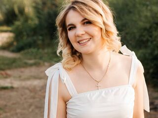 livesex cam DemetriceAkpan