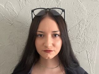 girl cam live LessyLuiz