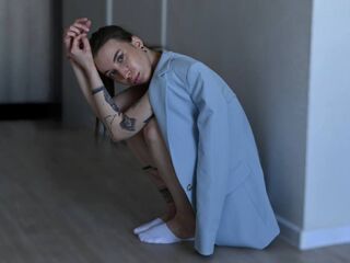 shaved pussy webcam MirnaLatourette