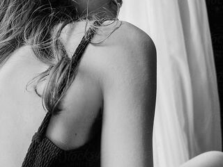 beautiful girl cam RemaRoy