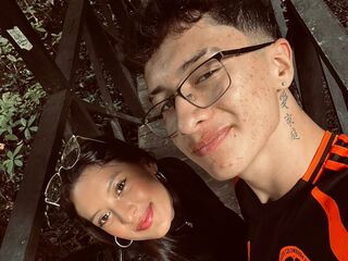 hot cam couple masturbating with sextoy IanandBrithany