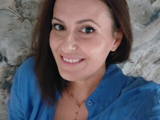 free webcam chat room AmazingIsBack