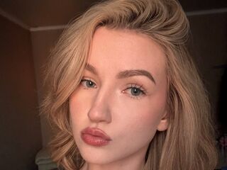 shaved pussy web cam AmyConnelly