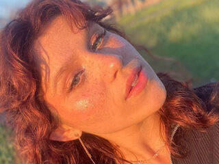 free webcam chat room AstridChing