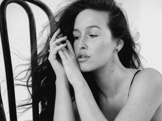 adult webcam chatroom BettyLarson