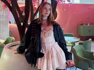 hot cam girl masturbating with dildo CandiFerretti