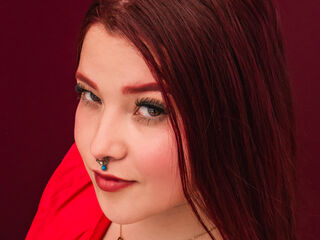 hot cam girl fingering shaved pussy CelesteRevolt