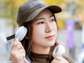 hot girl webcam photo ClaraElla