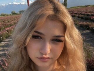 adult video chat room CloudyFox