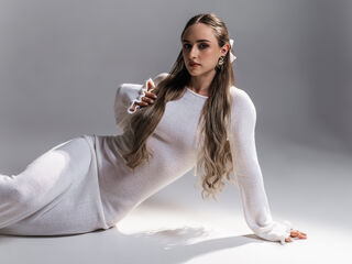 hot cam show DannaWhite