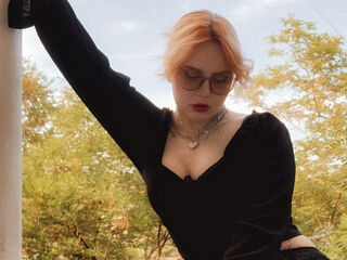 camslut fingering pussy DarnellSehorn