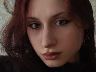 naughty camgirl masturbating with vibrator DiedraTousant