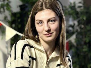 camslut DonnetteHolck