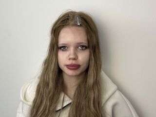 topless webcam girl DorindaHeyden
