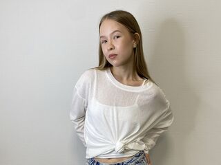 camgirl showing pussy DortheyVath