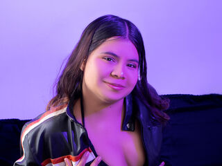 cam girl showing tits ElaraBlake