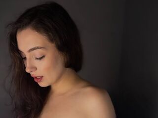 naughty cam girl fingering shaved pussy ElaraEden