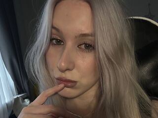 naked camgirl photo ElviStars
