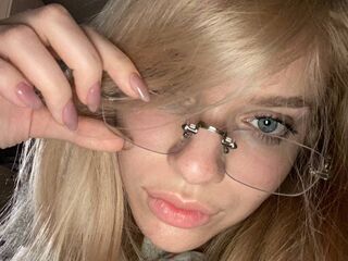 beautiful cam girl ElwynaCreason