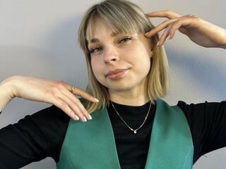 naked girl with live cam masturbating EmelineBurrough