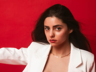 girl webcam show EmiliMua