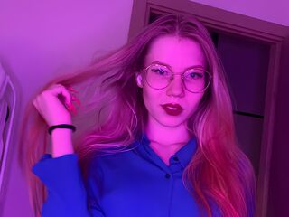 fingering webcam girl EsmeRunnes