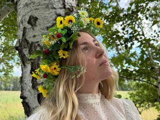 cam strip tease EstaCutchin