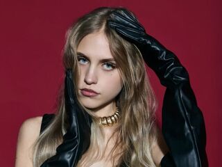 shaved pussy web cam EveTottingham