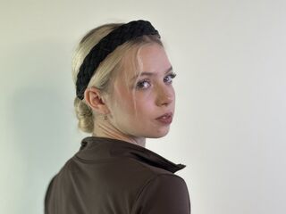 masturbating webcam girl EvetteHilado