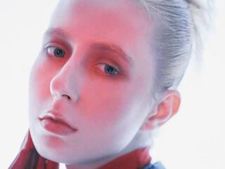 beautiful webcamgirl HeidiGlowinski