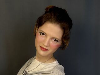 camgirl masturbating with dildo IrisKemp