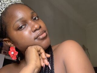 camgirl fingering shaved pussy IvorySins