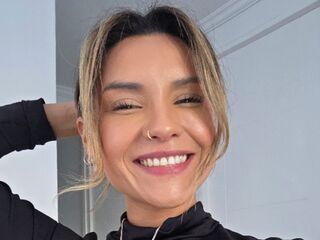 camslut masturbating JuliettaDiaz