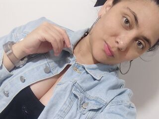 camgirl playing with vibrator KatieMazon