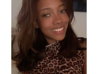 camgirl webcam picture KiaraJhonsont