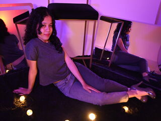 webcam girl chatroom KyaraLux