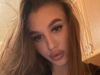 girl webcam KyraVictorine