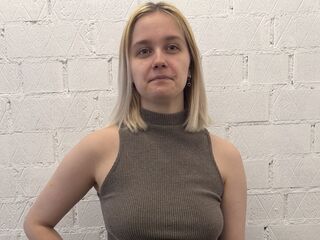 camslut showing pussy LatrishaSoprych