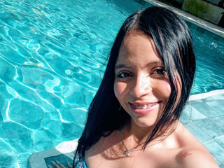 camwhore spreading pussy LauraVelle