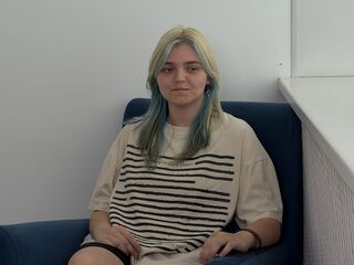 camgirl chat room LauriMagnie