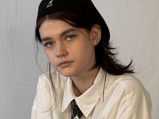 livesex video LeannMolineaux