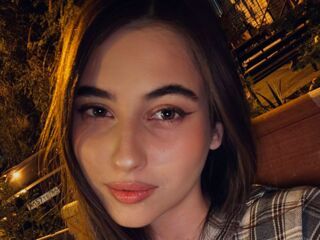 dity cam show LeiaFrost
